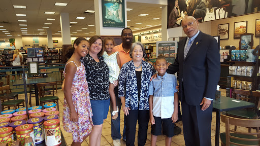 Book Store «Barnes & Noble», reviews and photos, 8029 Kingston Pike, Knoxville, TN 37919, USA