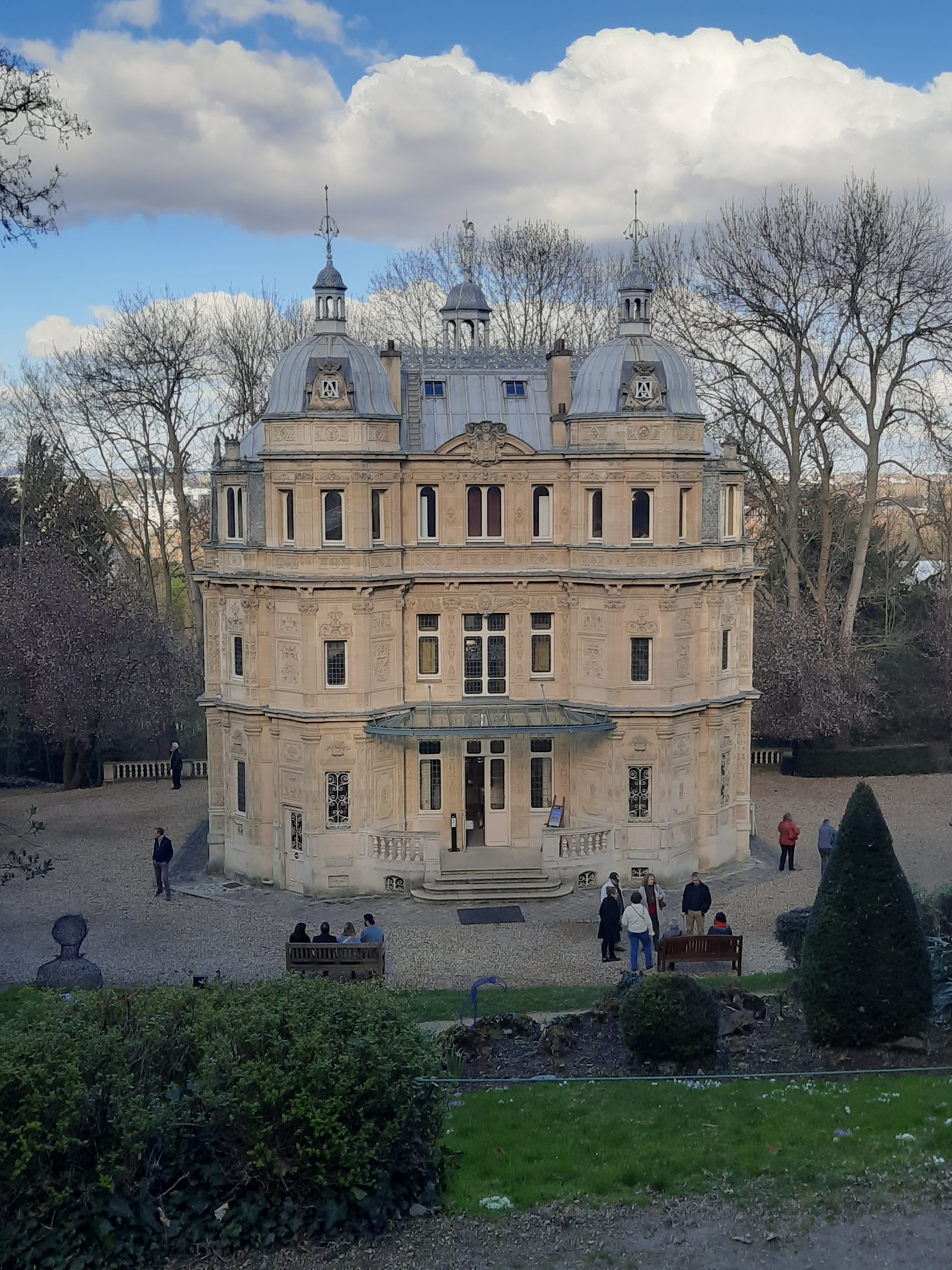 Photo n° 33 de l'avis de L.i fait le 19/03/2023 à 20:22