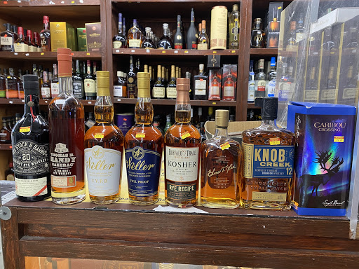 Liquor Store «Camelback Liquors», reviews and photos, 2002 W Camelback Rd, Phoenix, AZ 85015, USA