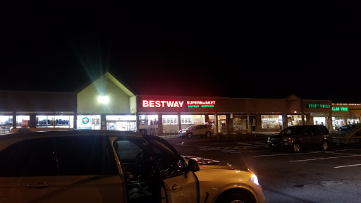 Shopping Mall «Pines Shopping Center», reviews and photos, 650 Elden St, Herndon, VA 20170, USA