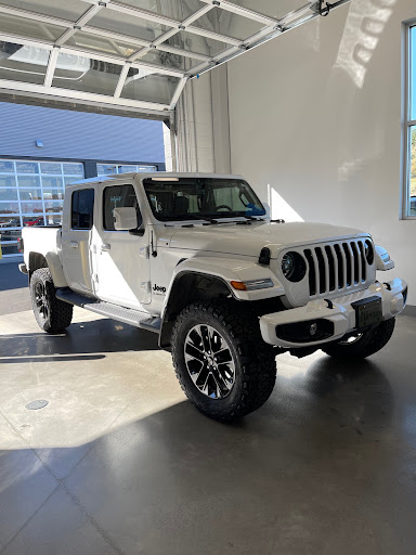 Car Dealer «Friendship Chrysler Jeep Dodge RAM», reviews and photos, 2638 W State St, Bristol, TN 37620, USA