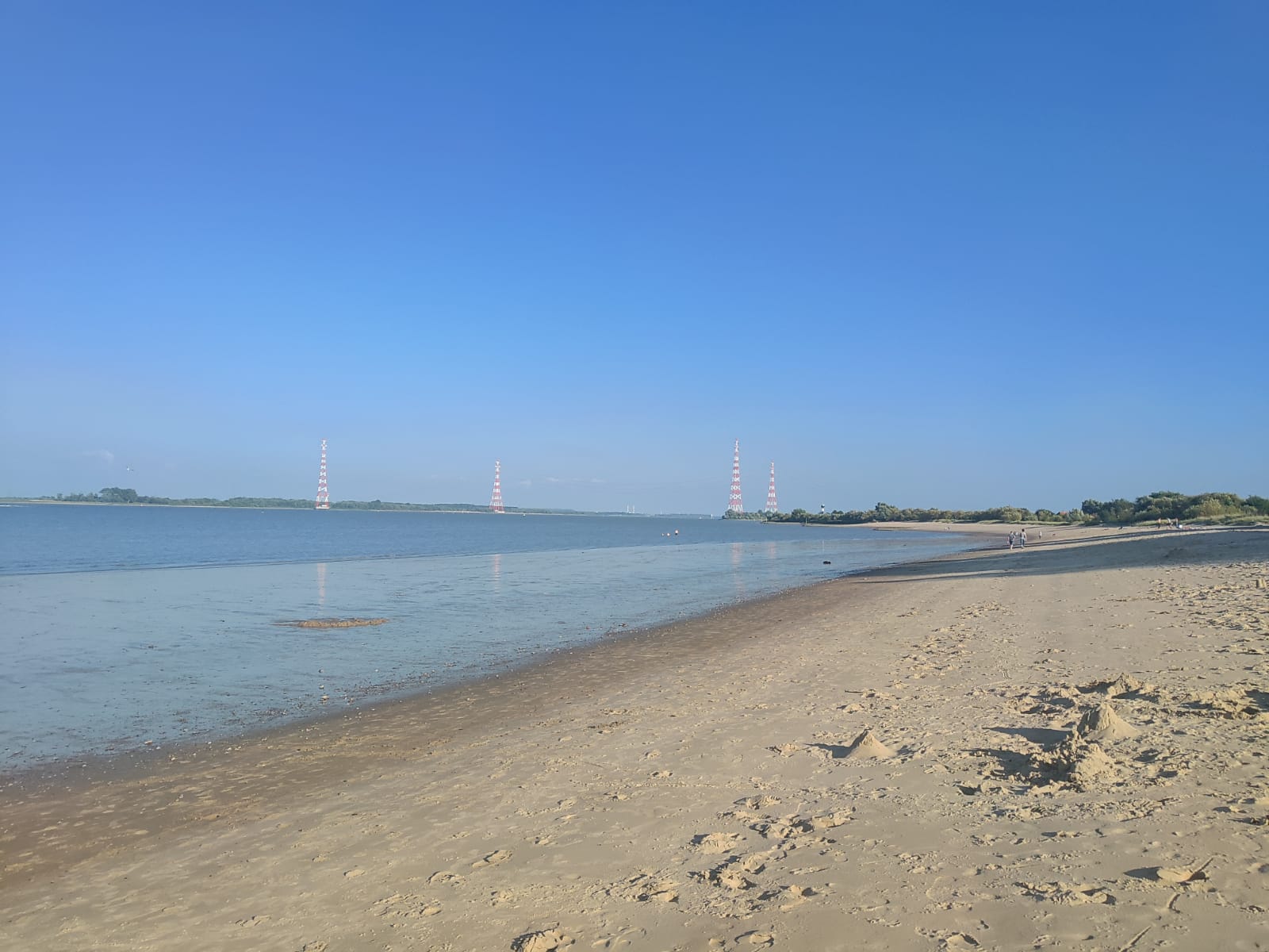 Foto av Bassenfleth strand - populär plats bland avkopplingskännare