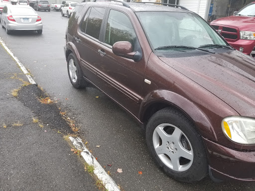 Auto Body Shop «Bolton Collision Repair Inc», reviews and photos, 262 Hop River Rd, Bolton, CT 06043, USA