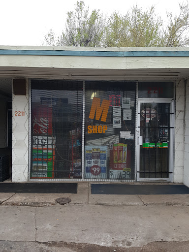 M & M Smoke Shop, 2211 N Grove St, Wichita, KS 67219, USA, 