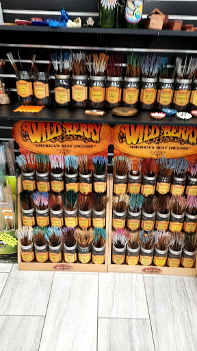 Tobacco Shop «Tundra Smoke Shop», reviews and photos, 2719 S Oneida St, Green Bay, WI 54304, USA