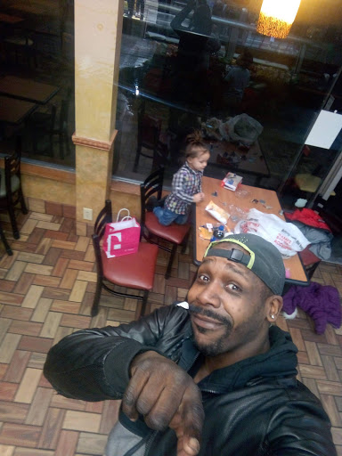 Shopping Mall «Southland Terrace Shopping Center», reviews and photos, 3971 7th Street Rd, Louisville, KY 40216, USA