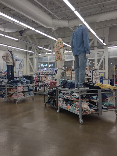 Shopping Mall «Visalia Mall», reviews and photos, 2031 S Mooney Blvd, Visalia, CA 93277, USA