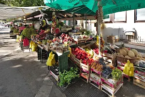 Local market image