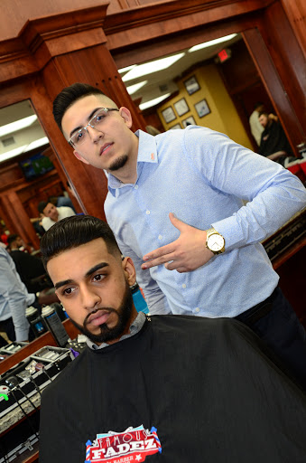 Barber Shop «Famous Fadez Schaumburg», reviews and photos, 853 E Algonquin Rd, Schaumburg, IL 60173, USA