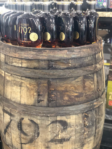 Liquor Store «Georgia Liquor Barn», reviews and photos, 701 Atlanta Rd, Cumming, GA 30040, USA