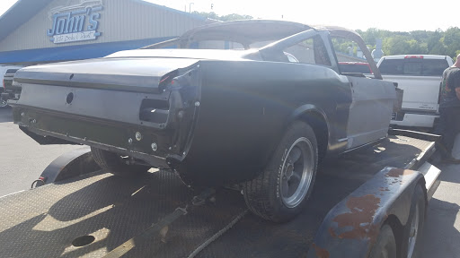 Auto Body Shop «Johns Auto Body & Paint Inc», reviews and photos, 6207 W Outer Rd, Imperial, MO 63052, USA