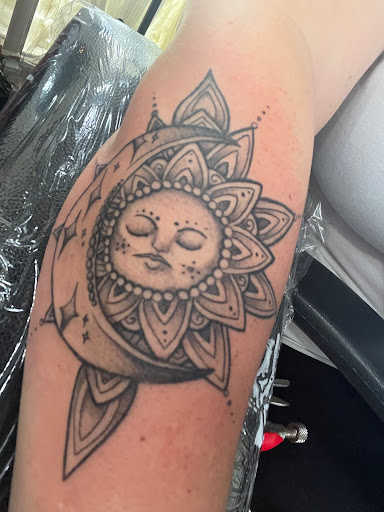 Tattoo Shop «Dark Horse Tattoo», reviews and photos, 1305 Stewart St, Seattle, WA 98109, USA