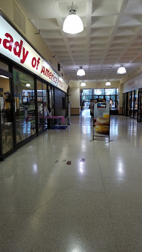 White Plains Mall, 200 Hamilton Ave, White Plains, NY 10601, USA, 