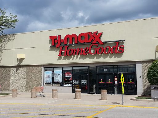 Department Store «T.J. Maxx and HomeGoods», reviews and photos, 7349 Lemont Rd, Downers Grove, IL 60516, USA