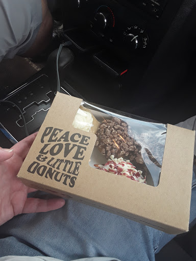 Donut Shop «Peace, Love and Little Donuts», reviews and photos, 2378 Locust St S, Canal Fulton, OH 44614, USA