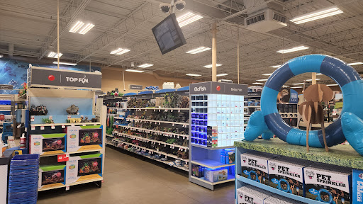 Pet Supply Store «PetSmart», reviews and photos, 300 NJ-18, East Brunswick, NJ 08816, USA