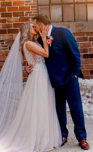 Boutique «Tie the Knot Bridal Boutique», reviews and photos, 844 S Military Ave, Green Bay, WI 54304, USA