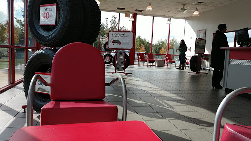 Tire Shop «Discount Tire Store - Beaverton, OR», reviews and photos, 18643 NW Eider Ct, Beaverton, OR 97006, USA