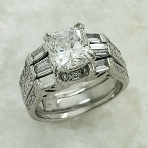 Jewelry Store «Gold N Heart Jewelers (Store #1)», reviews and photos, 3998 Cochran St #4, Simi Valley, CA 93063, USA