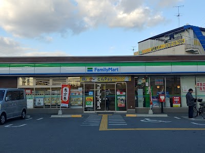 ファミリーマート 富田林甲田一丁目店