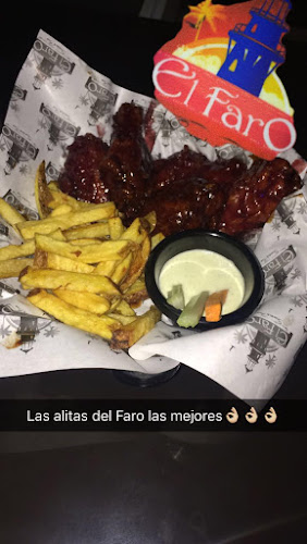 Opiniones de El Faro Snacks & Bar en Esmeraldas - Restaurante