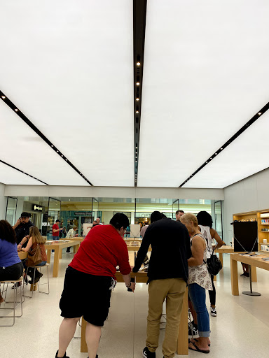 Computer Store «Apple Altamonte», reviews and photos, 451 E Altamonte Dr, Altamonte Springs, FL 32701, USA