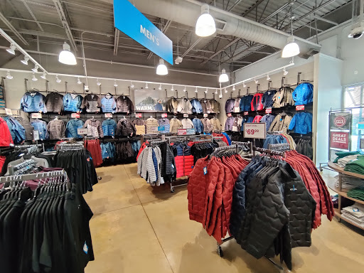 Sportswear Store «Columbia Sportswear Outlet Store at Premium Outlets in Orlando», reviews and photos, 4971 International Dr, Orlando, FL 32819, USA