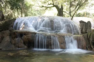 Tharn Pliew Waterfall image