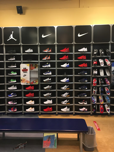 Shoe Store «Famous Footwear», reviews and photos, 2018 S Commons, Federal Way, WA 98003, USA