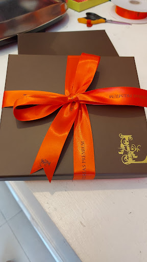 Caja de 16 Chocolates – Chocolatería La Catalana