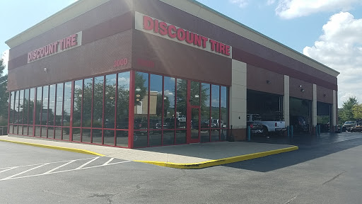 Tire Shop «Discount Tire Store - Spring Hill, TN», reviews and photos, 3000 Belshire Village Dr, Spring Hill, TN 37174, USA
