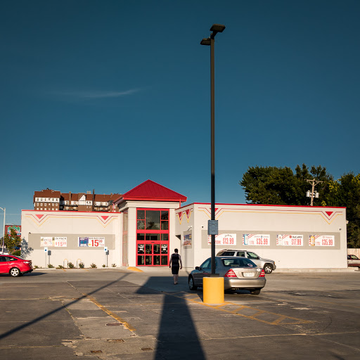 Liquor Store «R & J Discount Liquor», reviews and photos, 3015 E Douglas Ave, Wichita, KS 67211, USA