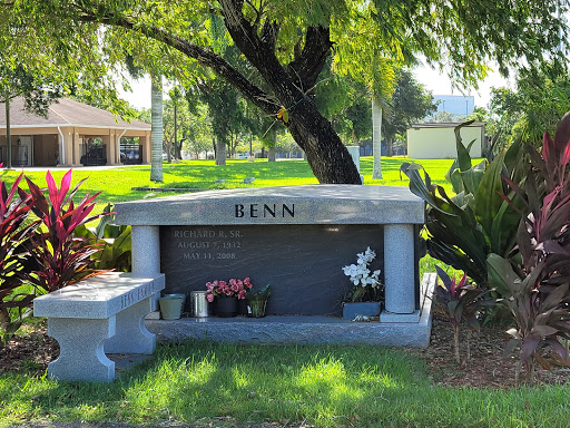 Funeral Home «Palms Woodlawn Funeral Home», reviews and photos, 27100 Old Dixie Hwy, Homestead, FL 33032, USA