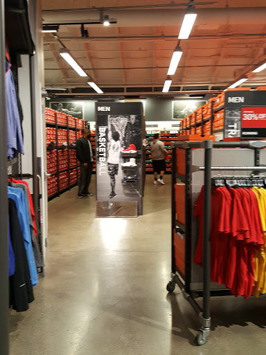 Sporting Goods Store «Nike Factory Store», reviews and photos, 2200 Petaluma Blvd N #100, Petaluma, CA 94952, USA