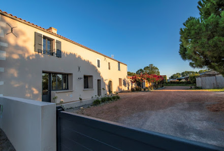 Domaine de la Coutardiere - Gîte 15 personnes avec piscine intérieure en Vendée 2 Rue de la Coutardière, 85520 Saint-Vincent-sur-Jard, France