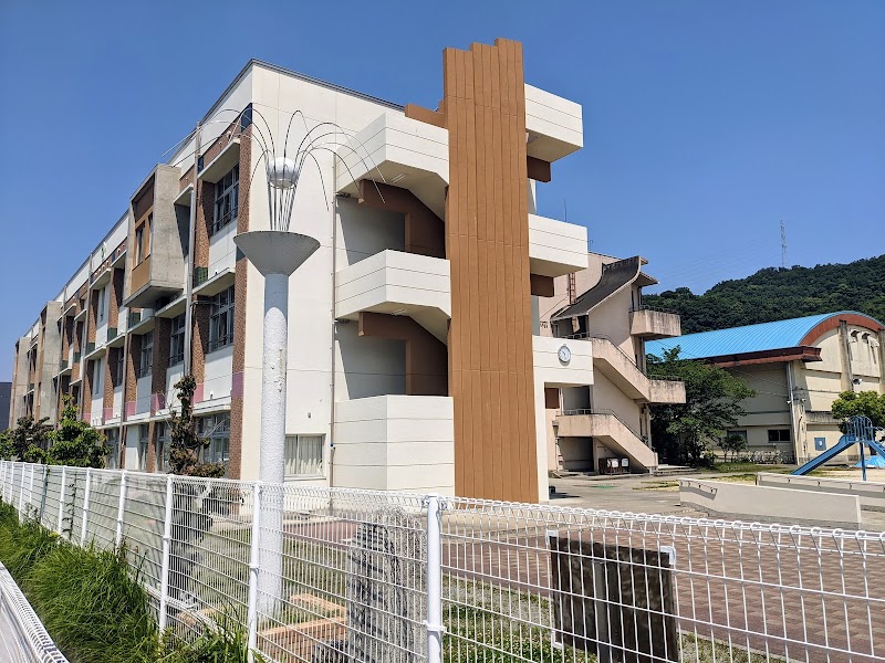 海南市立黒江小学校