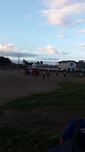 Opiniones de Estadio San Juan de Puebloviejo en Quito - Campo de fútbol