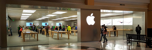 Computer Store «Apple Somerset», reviews and photos, 2800 W Big Beaver Rd, Troy, MI 48084, USA