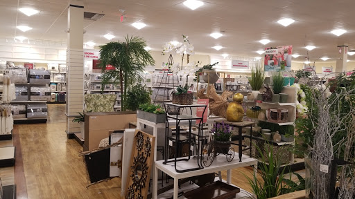 Department Store «Marshalls & HomeGoods», reviews and photos, 731 Centerview Blvd, Kissimmee, FL 34741, USA
