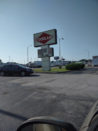 Grocery Store «Foodland», reviews and photos, 3001 Woodward Ave, Muscle Shoals, AL 35661, USA