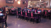 Atmosphère du Restaurant chinois ROYAL DE CHINE à Cosnes-et-Romain - n°15