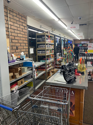 Liquor Store «Davis Liquor Outlet», reviews and photos, 1406 N Waco Ave, Wichita, KS 67203, USA