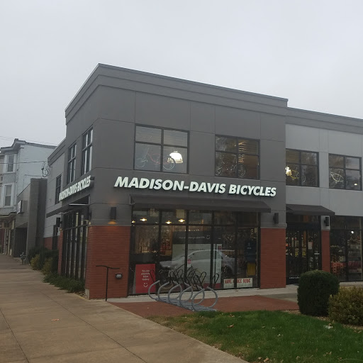 Madison & Davis Bicycle Shop, 912 S 8th St, Quincy, IL 62301, USA, 