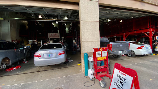 Tire Shop «Discount Tire Store - Tigard, OR», reviews and photos, 11462 SW Pacific Hwy, Tigard, OR 97223, USA