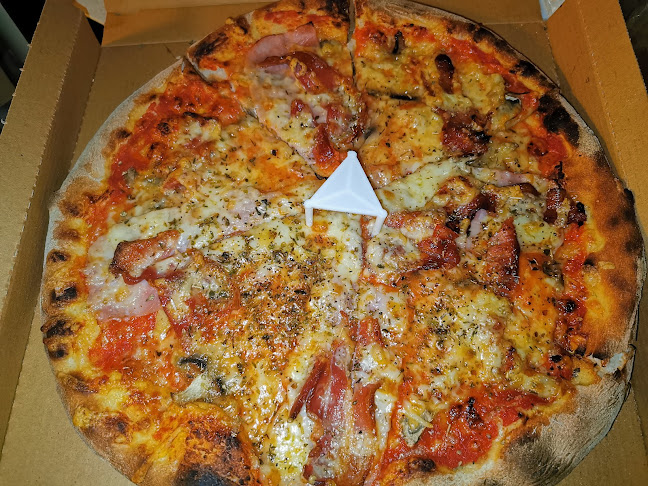 Anmeldelser af Peach-Pit Pizza - levering i Kolding - Pizza