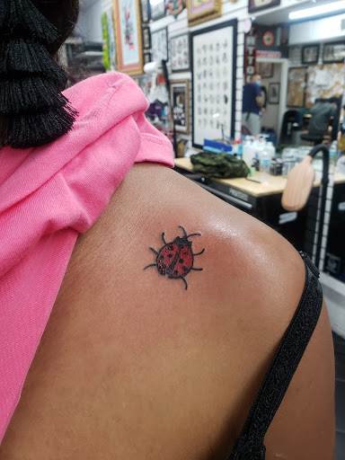 Tattoo Shop «Treasure Island Tattoo Company», reviews and photos, 10631 Gulf Blvd, Treasure Island, FL 33706, USA