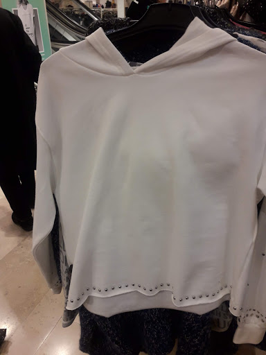 Stores to buy women's blouses Marseille