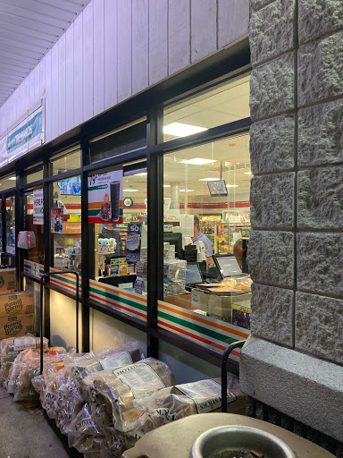 Convenience Store «7-Eleven», reviews and photos, 750 Rutherford Ave, Lyndhurst, NJ 07071, USA