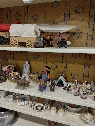 Thrift Store «ReTails Thrift Store», reviews and photos, 5000 NE Fourth Plain Blvd, Vancouver, WA 98661, USA