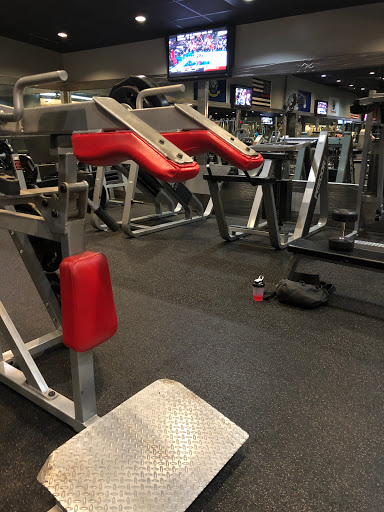 Health Club «World Gym Springdale», reviews and photos, 866 S 48th St, Springdale, AR 72762, USA